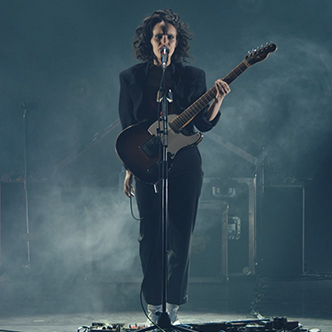 Anna Calvi - 332x332.jpg