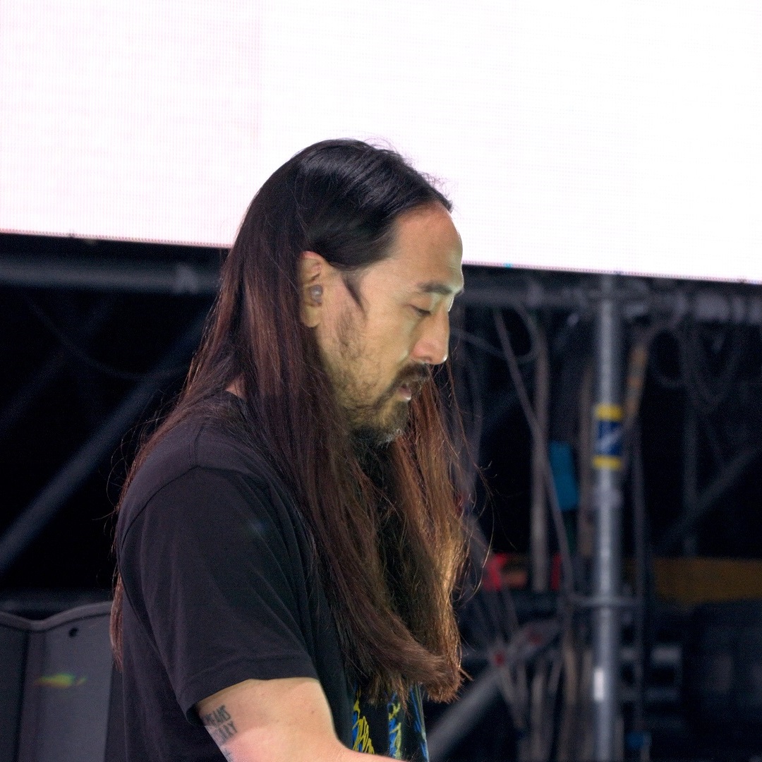 Steve Aoki 1080 x 1080.jpg